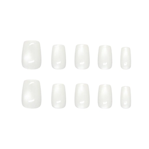 Faux ongles courts carrés blanc laiteux avec fini nacré doux ensemble de 10 pièces