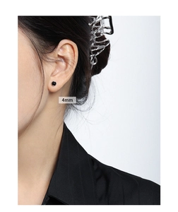 Minimalist 4mm round black onyx stud earrings in S925 sterling silver for women