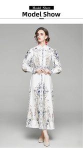 Détail d'une robe imprimée cachemire vintage avec col chemise et manches bouffantes
