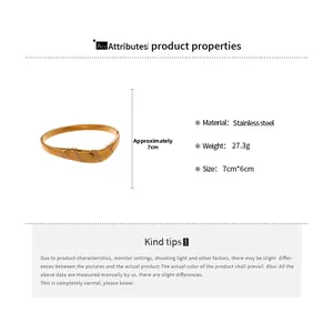 Vue détaillée du bracelet jonc doré en acier inoxydable avec accents en cristaux