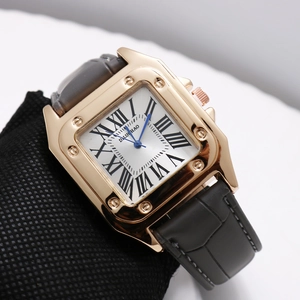 Orologio al quarzo da uomo quadrato con cassa oro rosa, numeri romani e cinturino in pelle