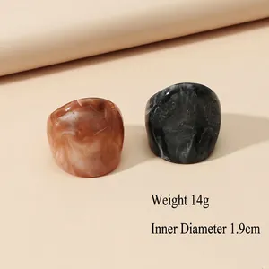 Retro acrylic chunky resin ring set with marble texture, weight 14g and inner diameter 1.9cm