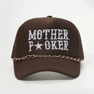 Braune Trucker Cap mit MOTHER Bestickung, Goldkette und atmungsaktivem Mesh-Rücken