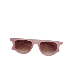 Modern Japanese-style pink sunglasses with brown gradient lenses for men and women