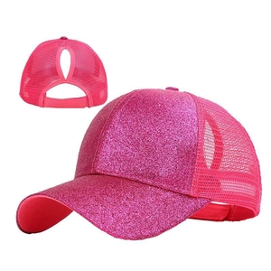 Cappellino da baseball glitterato rosa con rete e apertura alta per la coda di cavallo