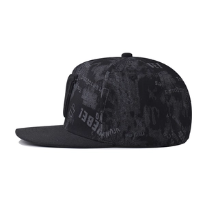 Casquette snapback à visière plate avec imprimé graffiti et lettrage Rebel urbain