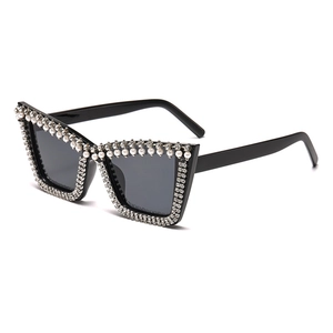 Fashion Cat Eye Sunglasses With Rhinestones And Artificial Pearls Large PC Frame UV400 Protection Trendy Party Eyewear For Women