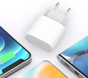 Detailansicht des 20W PD USB-C Schnellladegeräts für Mobiltelefone mit EU-Stecker