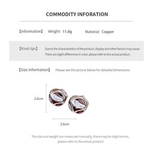 Detailed technical spec chart of silver round ruffled earrings showing 2.6cm size and 11.8g weight