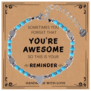 Bracelet en perles de lapis-lazuli avec breloque cœur sur carte cadeau You Are Awesome