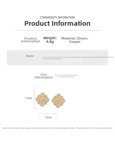 Detail of flower stud earrings with gold plating, zircon inlay and size measurement