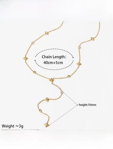 Détails du collier étoile doré avec dimensions 40cm plus 5cm et pendentifs en zircon