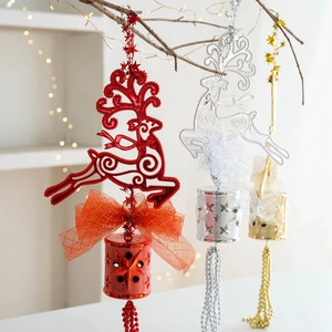 Campanelli natalizi da 50cm con alce traforato e fiocco in rosso oro e argento