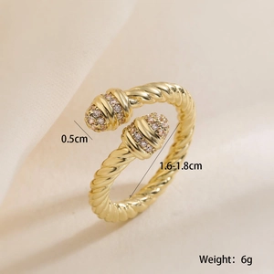 Detailed view of 18K gold plated twisted ring with pearl zircon and size measurements