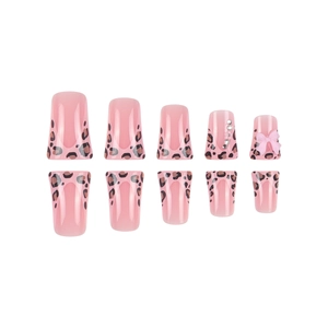 Faux ongles French roses avec motif léopard, strass et décoration nœud 3D
