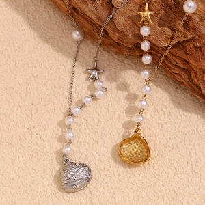 Chic 18K gold plated stainless steel seashell necklace with starfish and pearl details