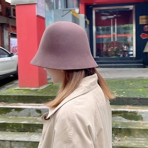 Chapeau cloche classique en laine marron foncé pour femme, style urbain élégant