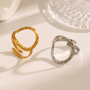 Hammered texture minimalist open rings in gold and silver finish with hollow round design