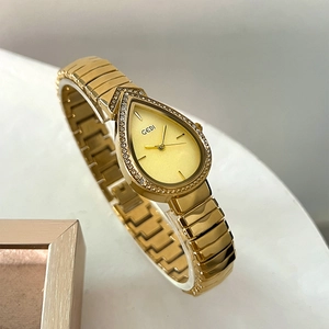 Women Luxury Teardrop Shape Quartz Watch Elegant Fashion Rhinestone Alloy Waterproof Wristwatch Jewelry Style