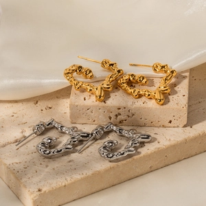 Irregular lava heart earrings in 18K gold and silver finish on stone and silk