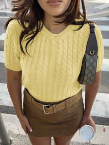 Haut de pull en tricot jaune chic à manches courtes pour femme en style urbain