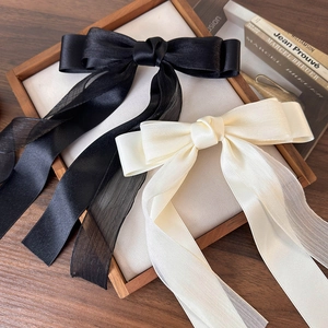Grandi fermagli per capelli a fiocco eleganti in nero e bianco crema in chiffon e raso