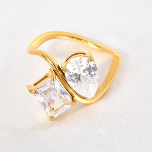 18K gold-plated stainless steel ring with pear-cut and square-cut zircon stones