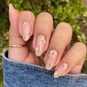Mandelformige Nägel Zum Aufdrücken Gänseblümchen Blumenmuster Glänzend Rosa Künstliche Nagelspitzen Damen