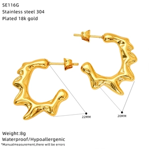 Détail des boucles d'oreilles goutte dorées 18 carats avec dimensions 22mm et spécifications