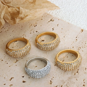 Chic gold and silver plated titanium steel rings with pavé sparkling crystals