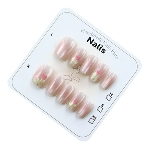 Cat-Eye Blush Tulpen Press-On Nägel mit 10 Stück schimmernden handgefertigten Nailart-Stickern