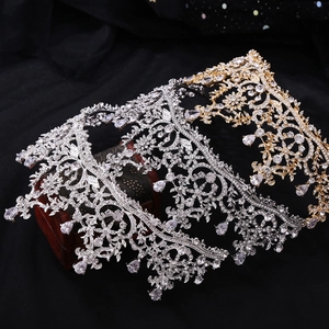 Luxurious bridal tiara set with AAA cubic zirconia in silver and gold finishes