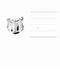 Detail view of a S925 sterling silver wavy textured ring with technical specifications