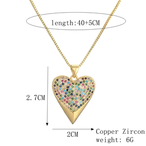 Detailed size chart for heart pendant necklace with dimensions and materials shown