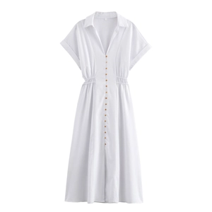 Abito lungo bianco a maniche corte stile camicia con vita aderente e bottoni frontali