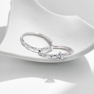 Elegant s925 silver moissanite ring set with round solitaire and sparkling eternity band