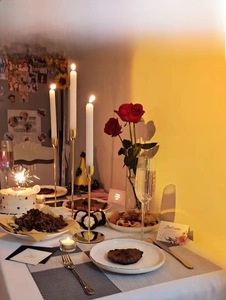 Three-piece gold metal candle holder set for romantic dinner table decoration