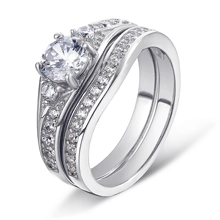 Detailed side view of 925 sterling silver bridal ring set with four-prong setting