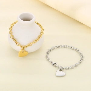 Minimalist stainless steel heart pendant chain bracelet in gold and silver finish