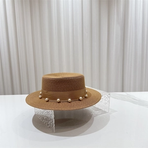 Chapeau de paille vintage français à sommet plat avec ruban perlé pour l'été