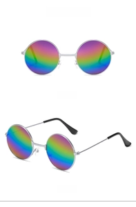 Vorder- und Seitenansicht der silbernen Retro-Kinder-Sonnenbrille mit Regenbogen-Linsen