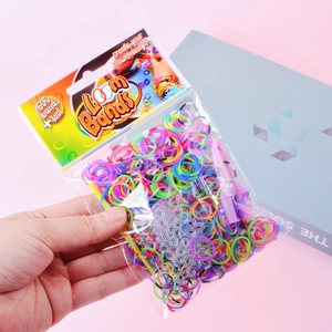 Loom Bands DIY kit with 600 colorful rubber bands, S-clips and crochet tool for kids