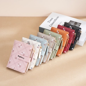 Short PU leather wallets for women with floral patterns and diamond quilted texture