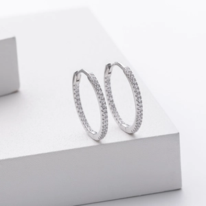 Élégantes créoles en argent sterling S925 avec pierres de zircone scintillantes