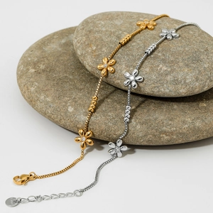 Sweet Stainless Steel Flower Bracelet With Rhinestone For Women Gold Silver Plated Box Chain Daily Party Jewelry Gift