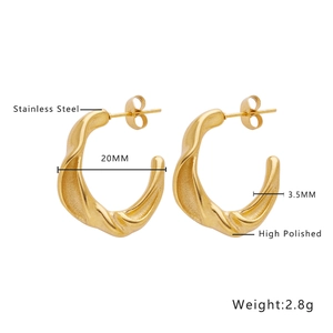 Detailed size specifications for 20mm gold-plated stainless steel twisted hoop earrings