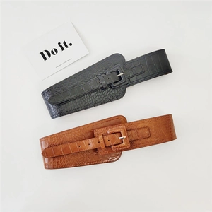 Fashionable crocodile pattern wide waist belt with square buckle in black and brown