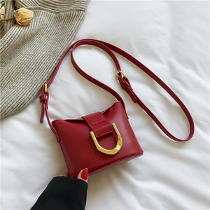 Elegant PU Leather Crossbody Bag For Women Retro Bucket Shoulder Purse With Golden Horseshoe Buckle Adjustable Strap