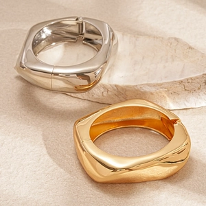 Bracciale Rigido Irregolare Spesso Lega Lucidatura Specchio Geometrico Metallico Moderno Minimalista Gioielli Donna