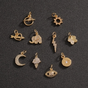 Set de 10 colgantes de mariposa y luna bañados en oro con circonitas para joyería DIY